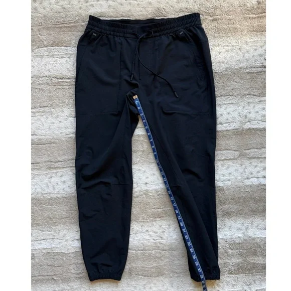 Lululemon License to Train Jogger in True Navy Size L - Picture 8 of 15